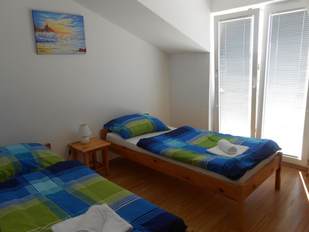 Apartments Jasmina Novalja Buitenkant foto
