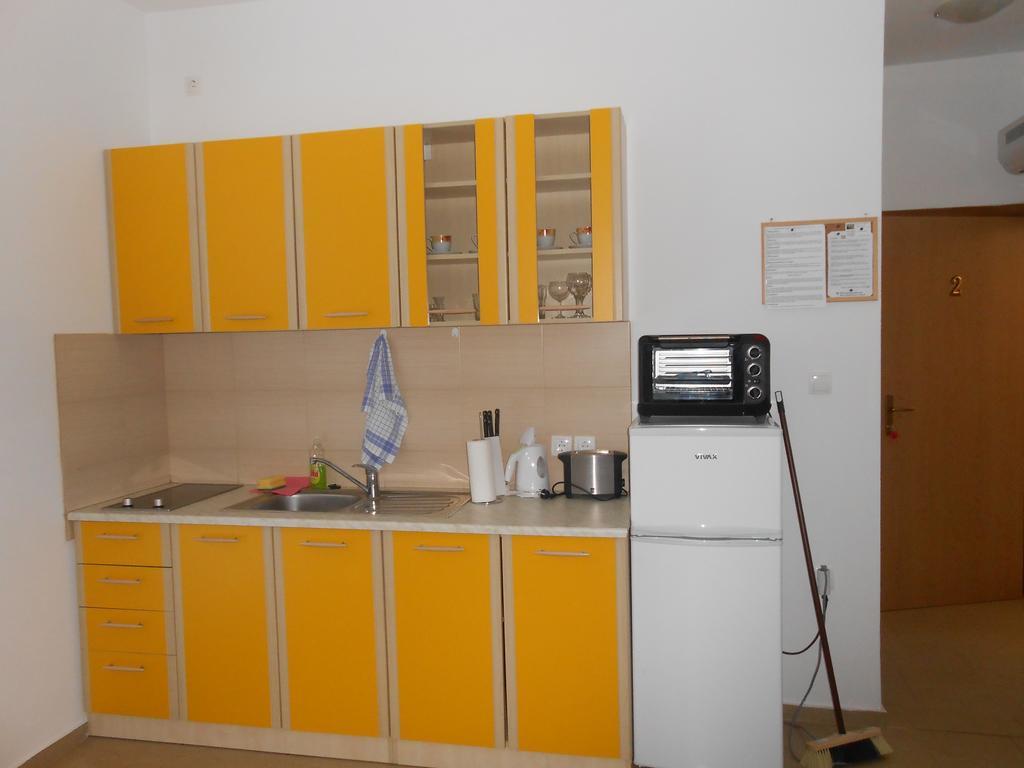 Apartments Jasmina Novalja Buitenkant foto